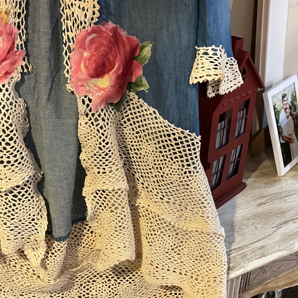 Denim shirt with Lace and Floral Accents box 7 - Picture 5 of 8